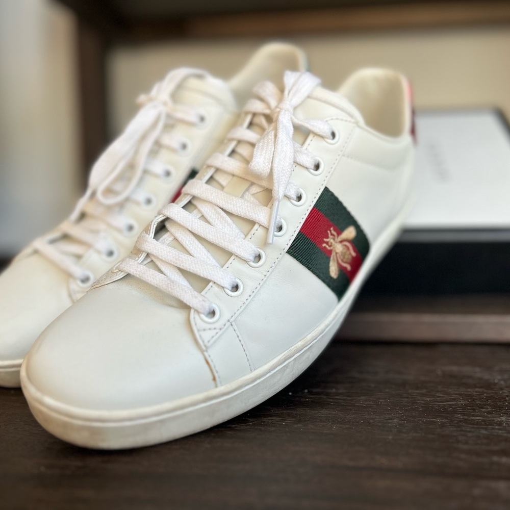Gucci WOMEN'S ACE SNEAKER WITH BEE - Picture 2 of 14